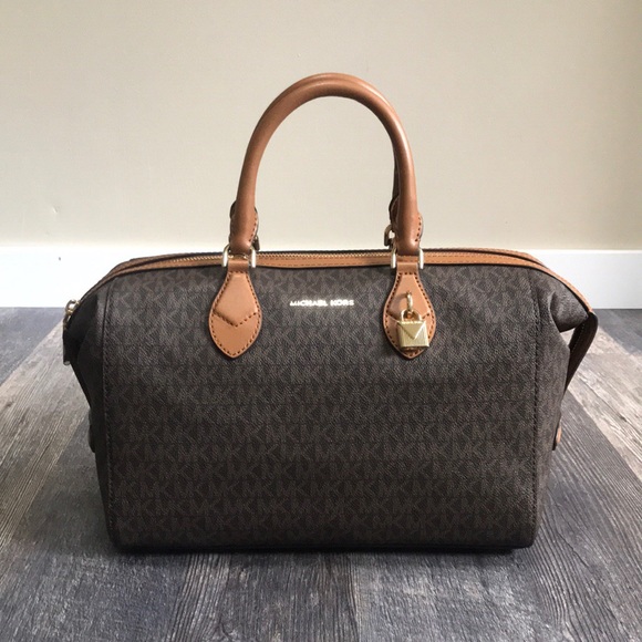 Michael Kors Handbags - New Michael Kors Purse
